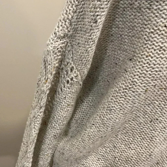 Decree Sweater - Picture 6 of 10